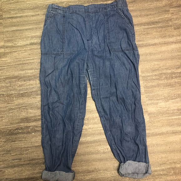 Denim-style pants. - Picture 1 of 3